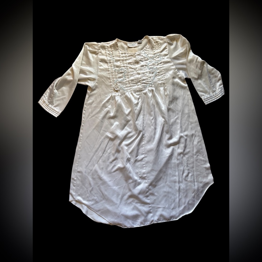 90’s Cream Embroidered Night Gown